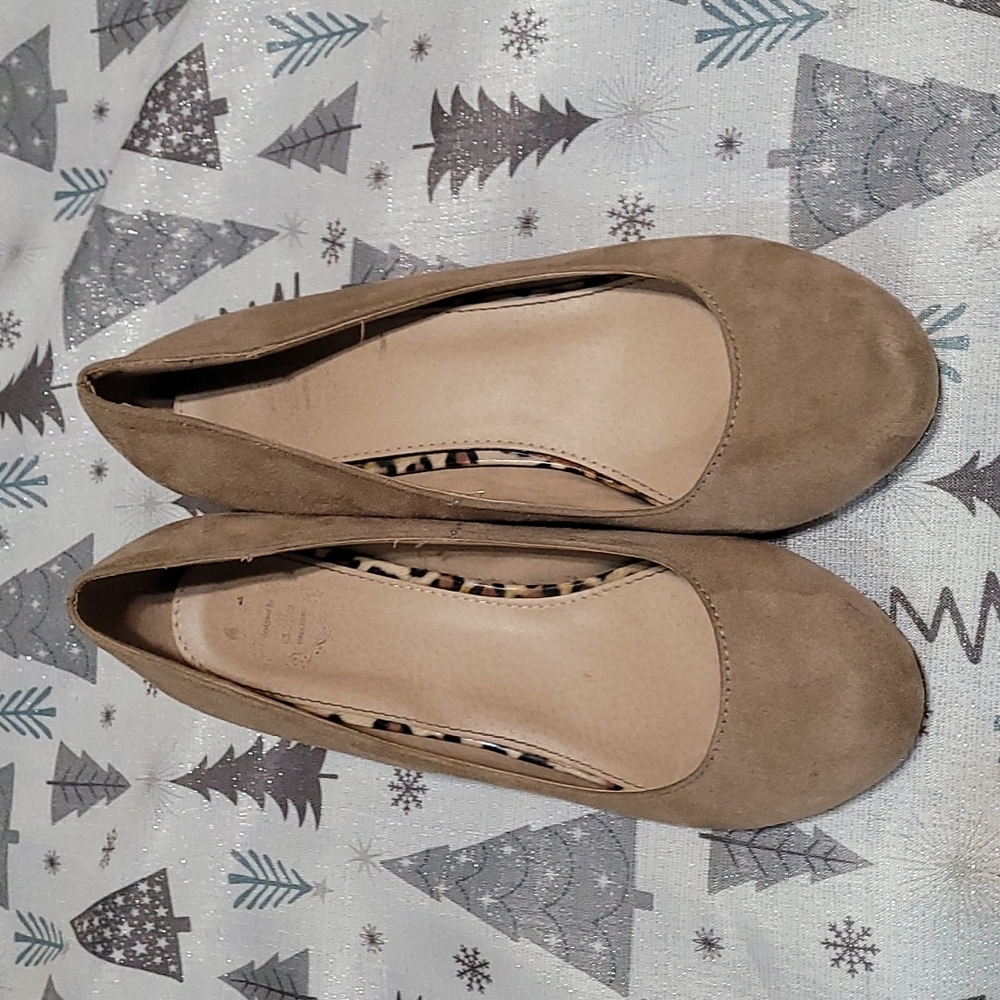 Ollie Women's Suede Heels 👠